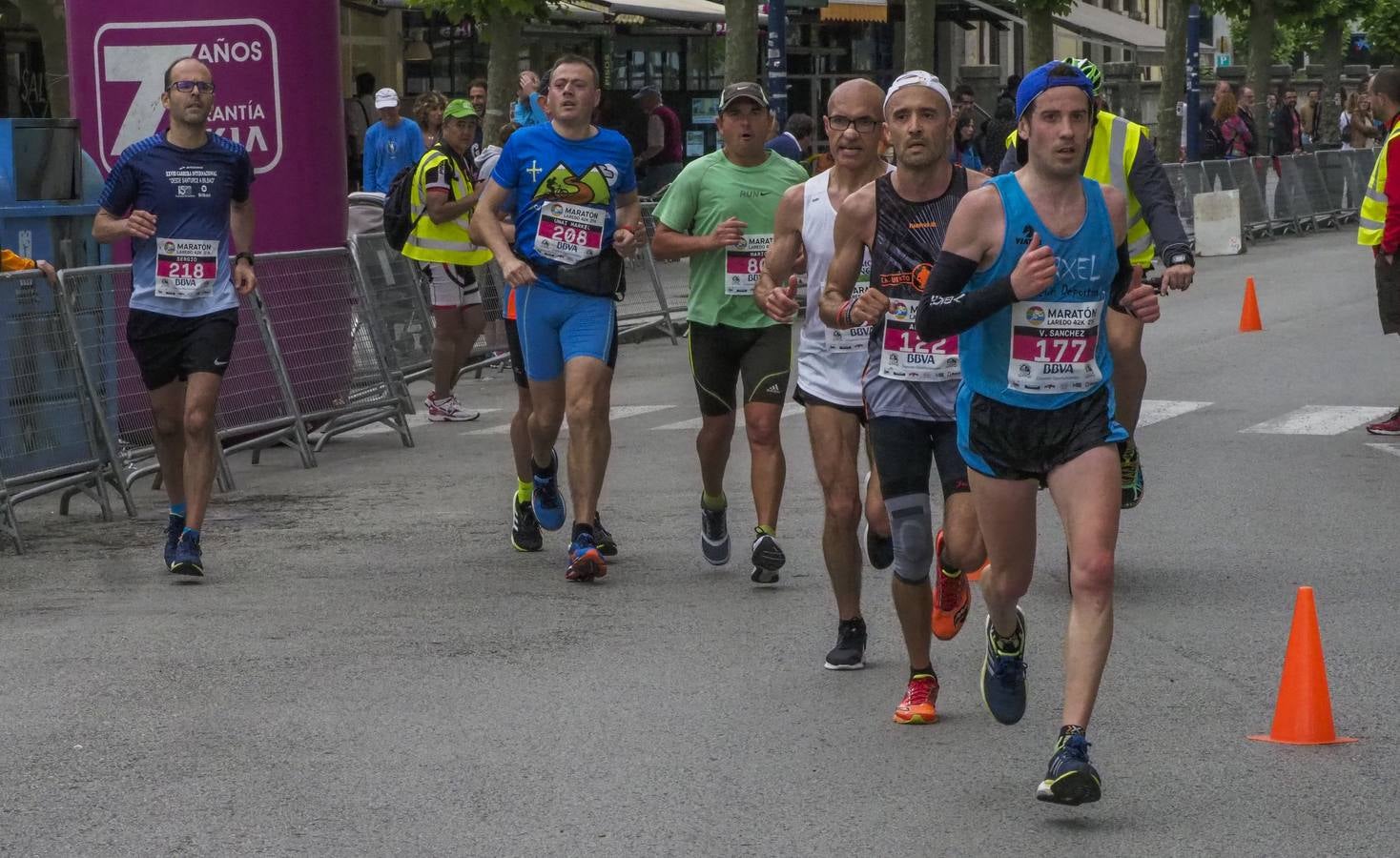 Fotos: Imágenes de la Media y la Maratón de Laredo