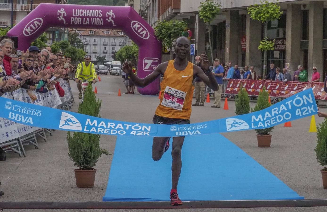 Fotos: Imágenes de la Media y la Maratón de Laredo