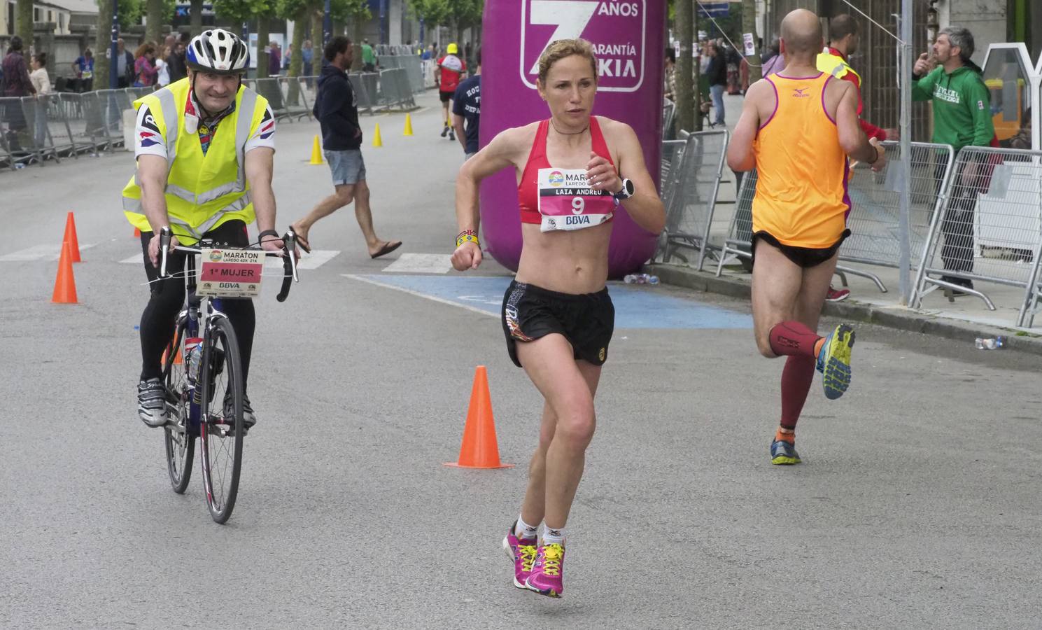 Fotos: Imágenes de la Media y la Maratón de Laredo