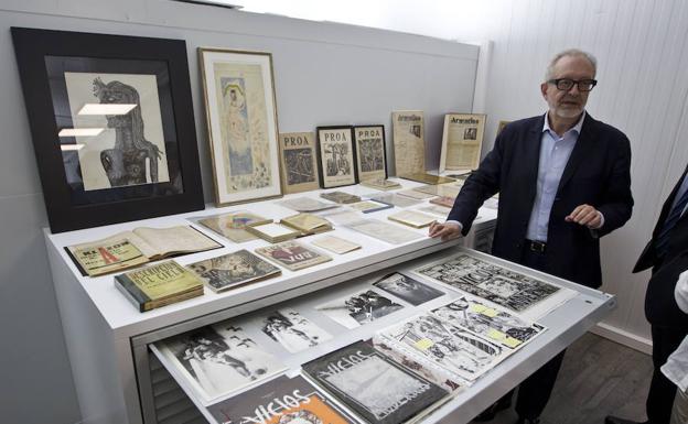 José María Lafuente, empresario y coleccionista de arte, muestra el Archivo Lafuente, situado en el Polígono de Heras.