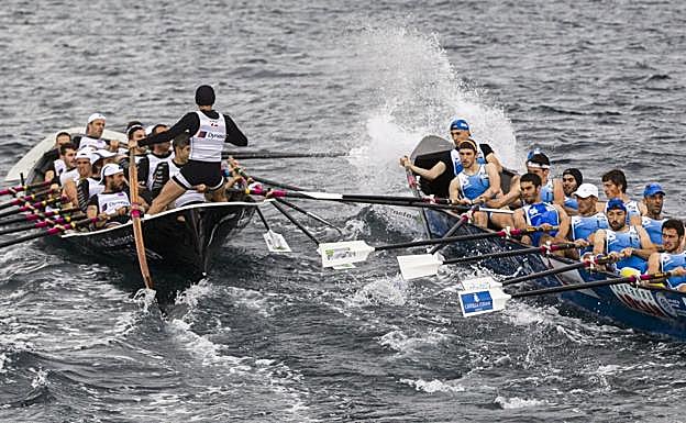 Astillero y Pedreña chocan sus remos en la polémica edición de 2016 de la Bandera Sotileza.