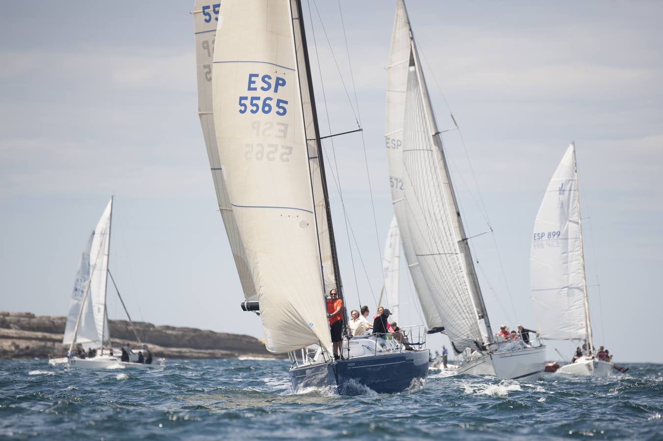 El Regional de J80 llega al Circuito Montañés, que este fin de semana toma las aguas de la bahía de la capital cántabra