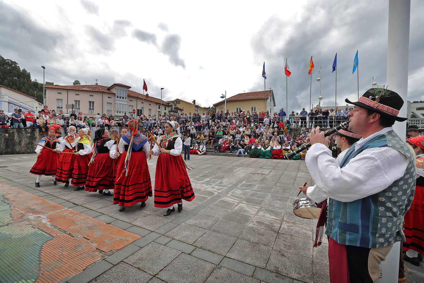 La XVI Fiesta de la Gaita de Unquera, en Val de San Vicente, ha reunido este fin de semana a un numeroso público en torno a una celebración que cada año pretende promover el apoyo al folclore de la región con la organización de una serie de actividades y actuaciones en torno a la música y las tradiciones cántabras.