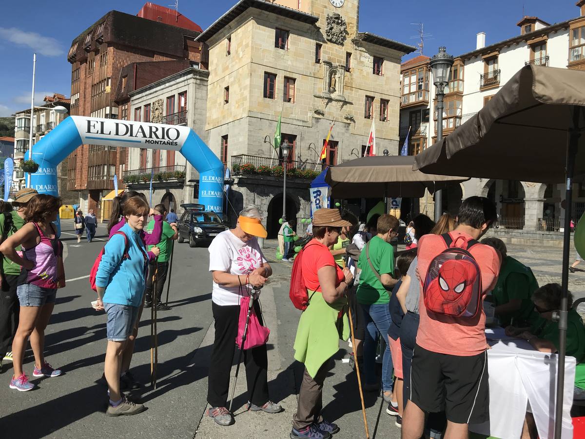 Fotos: IV Marcha contra el cáncer en Castro Urdiales