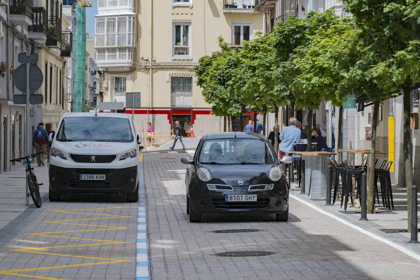 Fotos: La calle Peña Herbosa al fin se abre al tráfico