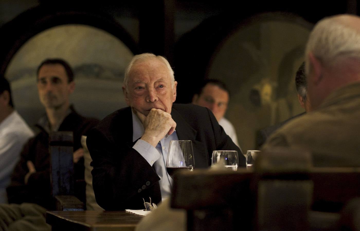 Arce durante la presentación de los relatos de Mario Camus en El Riojano.