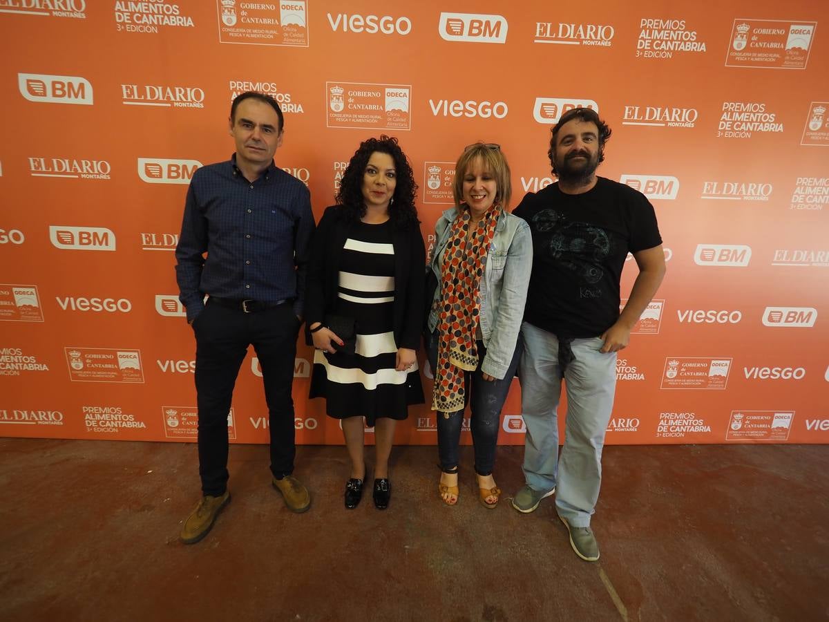 La gala de entrega de os Premios Alimentos de Cantabria reunió en Torrelavega a destacados representantes del sector agroalimentario de la región y de la sociedad de Cantabria.