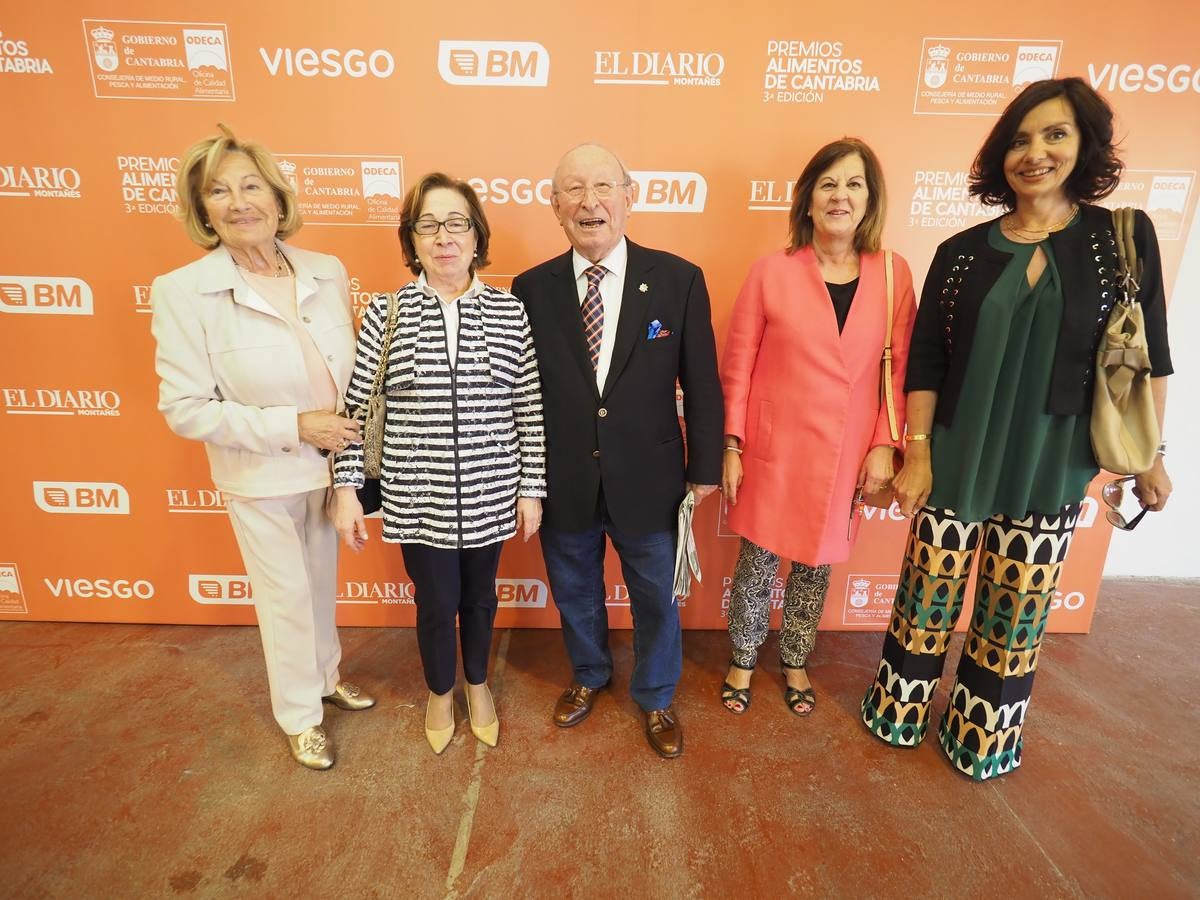 La gala de entrega de os Premios Alimentos de Cantabria reunió en Torrelavega a destacados representantes del sector agroalimentario de la región y de la sociedad de Cantabria.