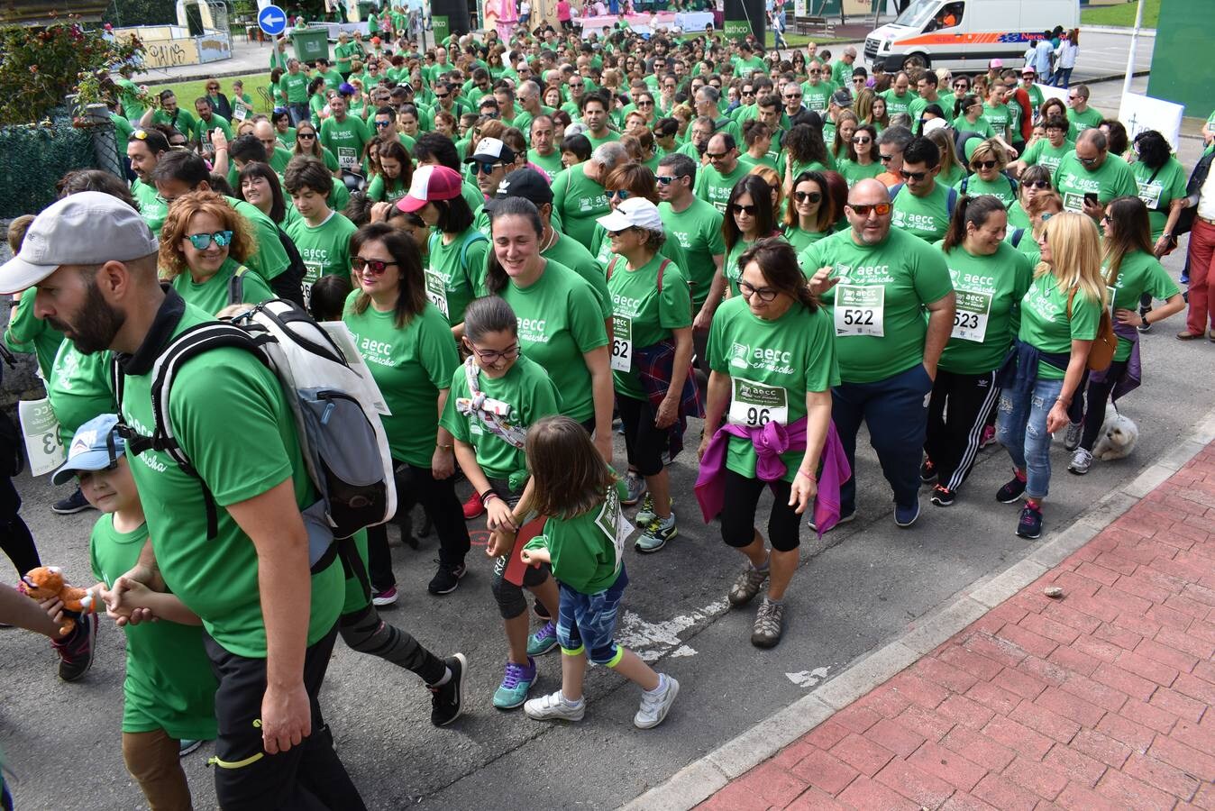Fotos: Multitudinaria marcha contra el cáncer celebrada en Cartes