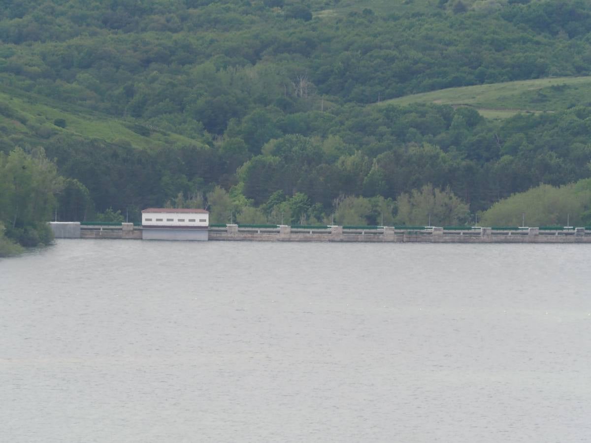 El embalse del Ebro deja atrás uno de sus años más complicados recibiendo al verano el nivel de agua al 87% de su capacidad.