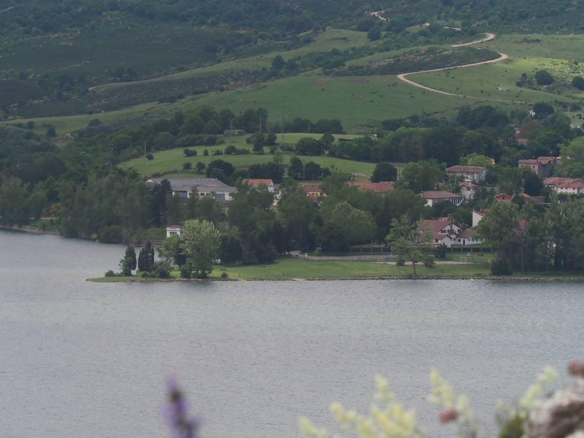 El embalse del Ebro deja atrás uno de sus años más complicados recibiendo al verano el nivel de agua al 87% de su capacidad.