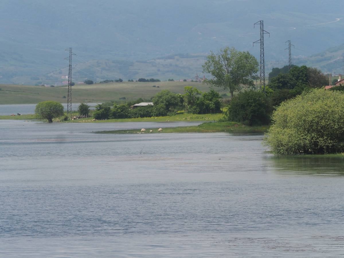 El embalse del Ebro deja atrás uno de sus años más complicados recibiendo al verano el nivel de agua al 87% de su capacidad.