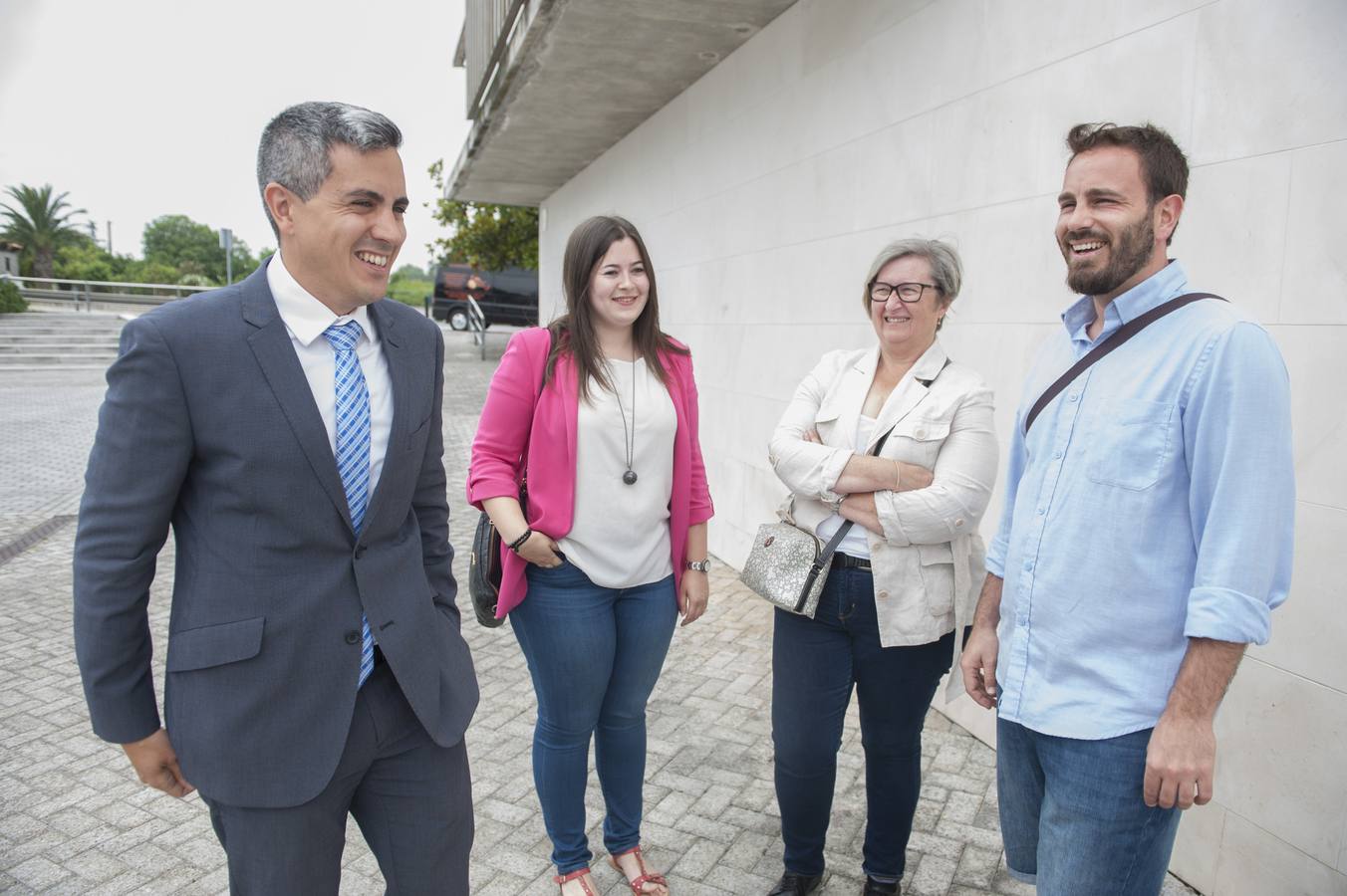 El pleno del Ayuntamiento de Bezana ve la renuncia del alcalde, Pablo Zuloaga, tras su nombramiento como delegado del Gobierno, y de su número dos, Raquel Saiz.