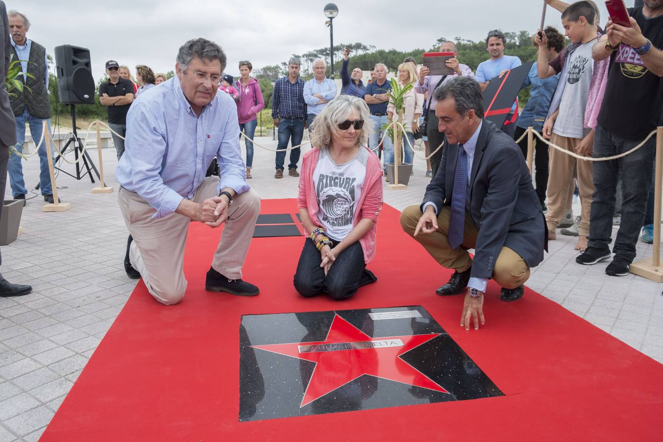 Fotos: Laura Revuelta y los pioneros del surf en Cantabria ya tienen sus estrellas en Somo