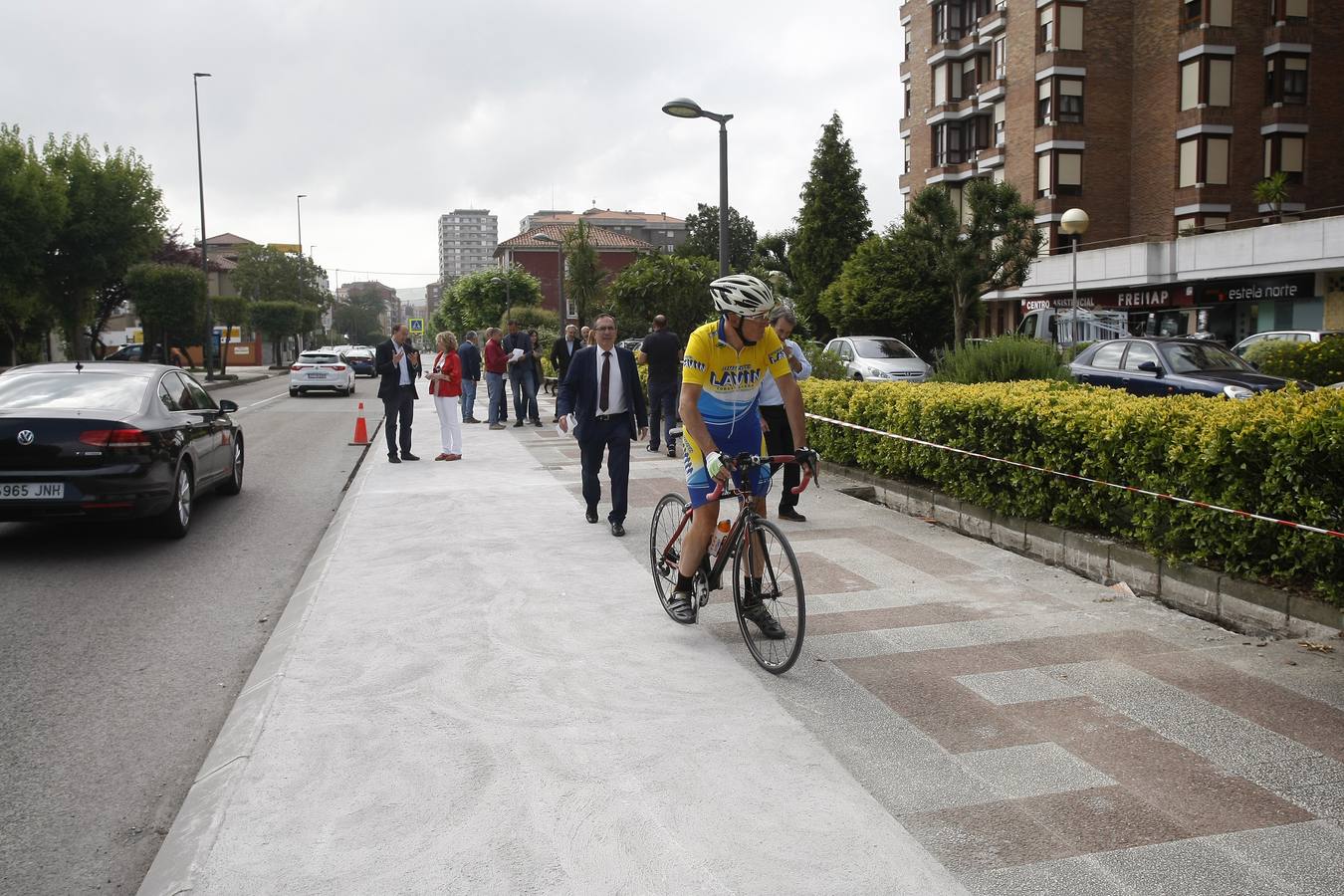 Fotos: Obras del carril bici que unirá el centro de Torrelavega con Reocín