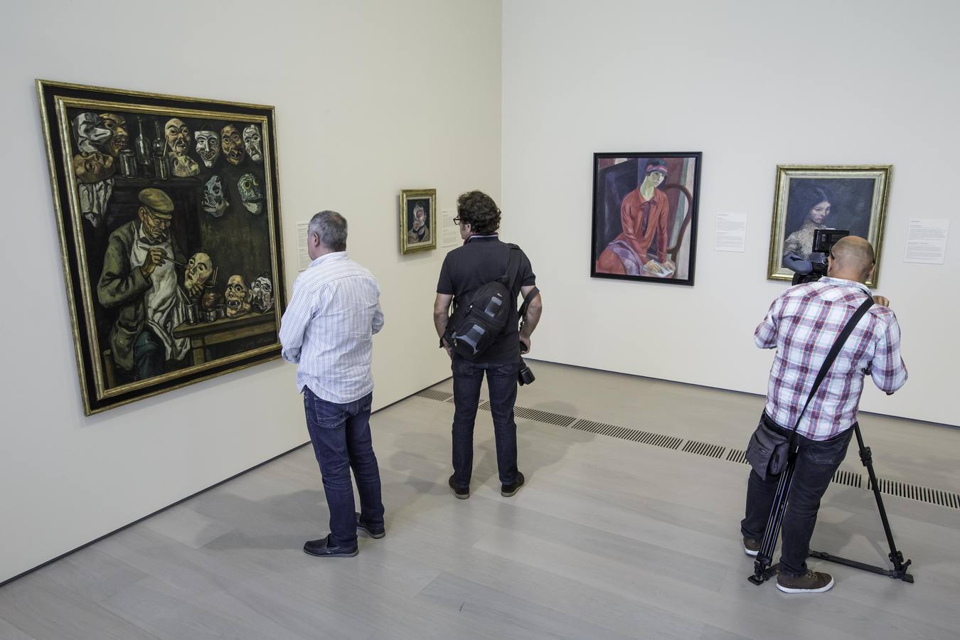 El Centro Botí inaugura dos nuevas muestras, uno sobre retratos con obras cedidas por Jaime Botín, y otra colectiva -'Paisaje reconfigurado'- con fondos de la Fundación