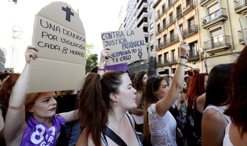 Decenas de asociaciones feministas convocan a la ciudadanía contra el sistema judicial «que ampara a violadores y desprotege a las mujeres»