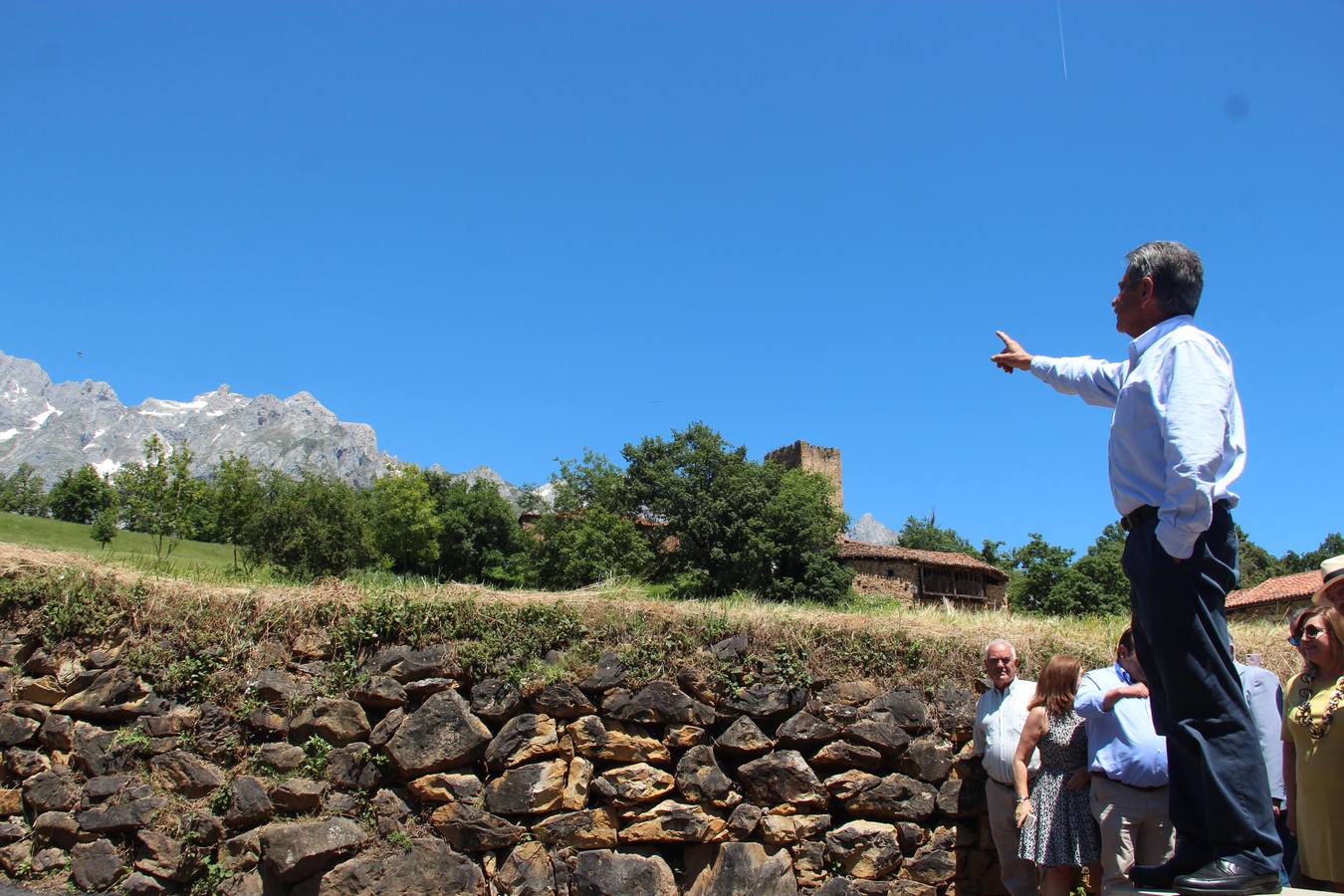 Fotos: Mogrovejo ya tiene en sus manos el premio al Pueblo de Cantabria 2017