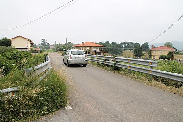 En la actualidad la senda se ve interrumpida desde Sobarzo hasta Sarón.