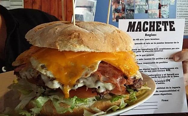 Hamburguesa de dos kilos que se ha comido cada 'youtuber'.