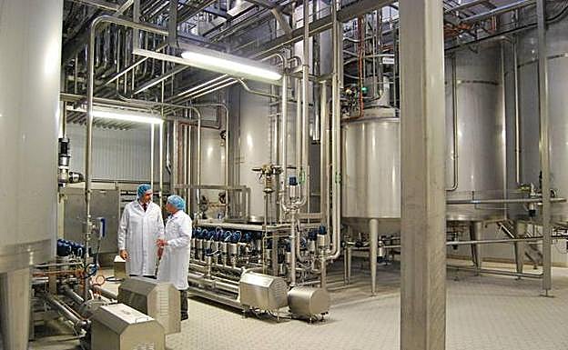 La empresa que recibe la mayor ayuda es la láctea Andros La Serna, con 3,2 millones con el fin de ampliar la factoría ubicada en el Valle de Iguña.