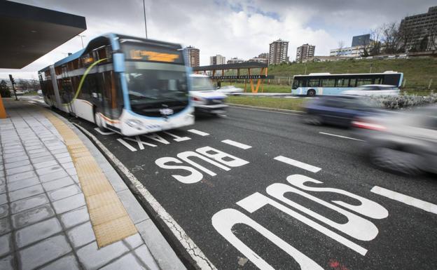 Los autobuses articulados de Santander reforzarán el servicio a las playas a partir del domingo