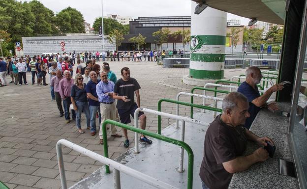 Las taquillas abrirán de lunes a sábado para dispensar los abonos del Racing. 