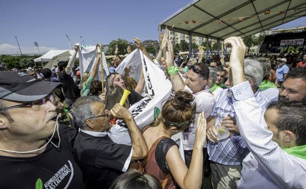 Imagen. Imágenes de los disturbios durante el acto.