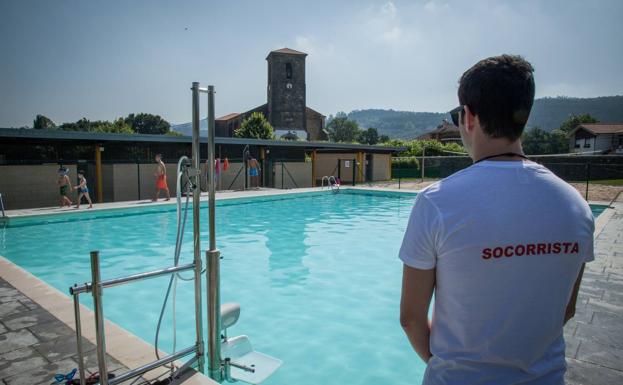 Solórzano y Hazas de Cesto abren la piscina