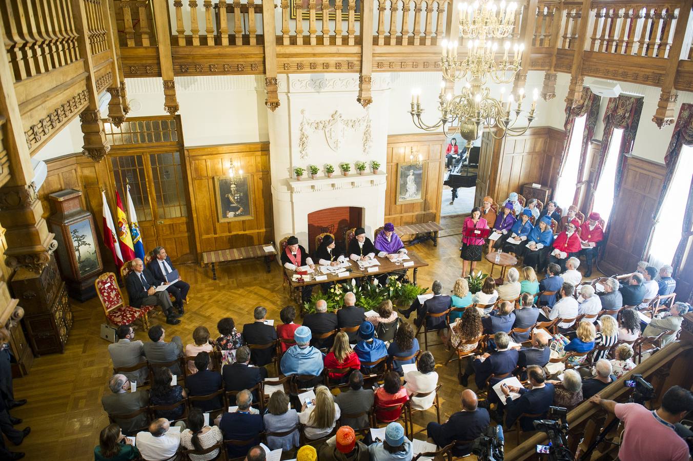 Fotos: El ministro de Exteriores, Josep Borrell, en la inauguración de los cursos de verano de la UIMP