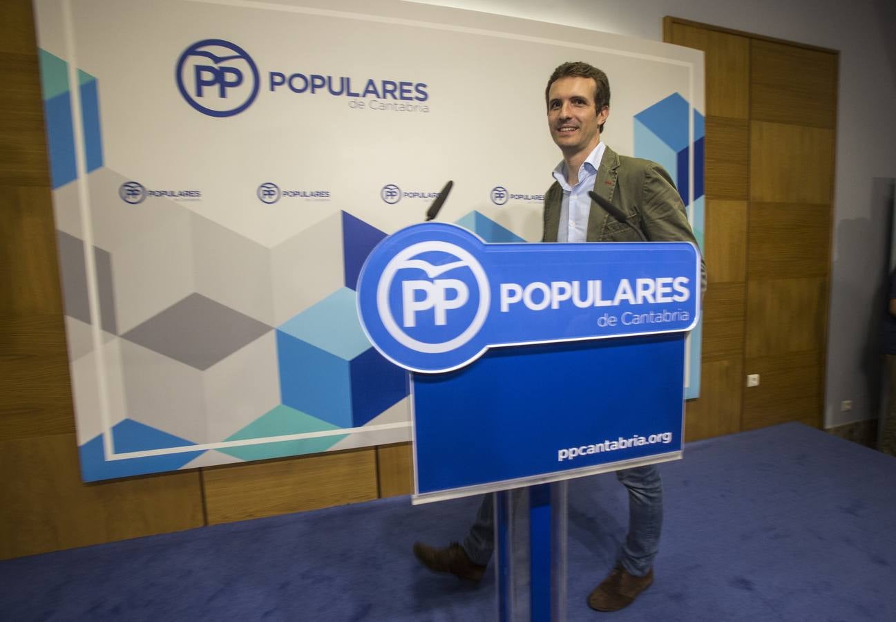 Fotos: Pablo Casado, en un acto con afiliados del PP en Santander