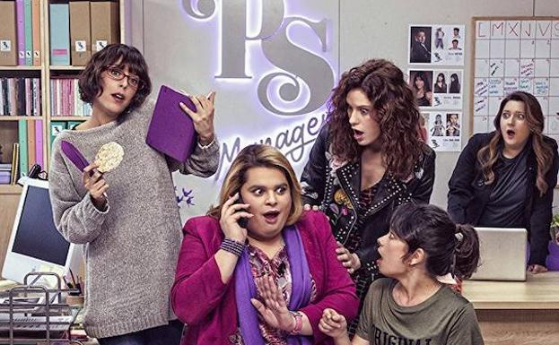 Paquita Salas (Brays Efe) junto al resto de protagonistas de la segunda temporada de la serie.