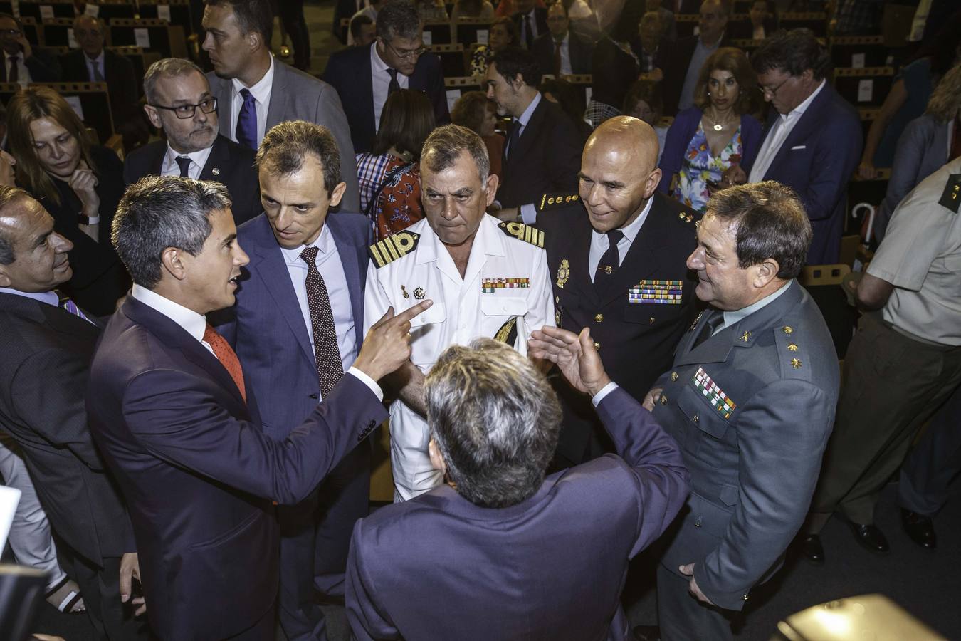 El ministro de Ciencia, Pedro Duque, preside en acto en el Paraninfo de La Magdalena