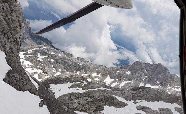 Imagen tomada desde el helicóptero del 112 durante el rescate.