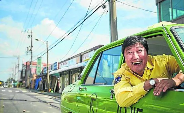 El colectivo La llave azul estrena 'A Taxi Driver: Los héroes de Gwangju'