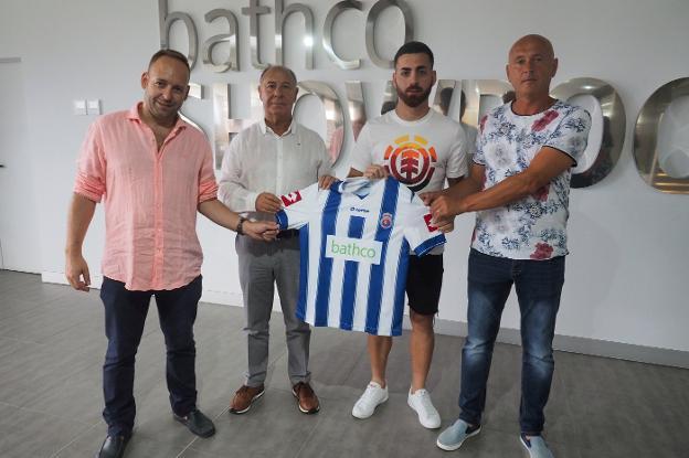 La Gimnástica busca el gol con el fichaje de Óscar Manuel Conde, 'Primo'