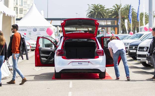 Feria de automoción en los Campos de Sport