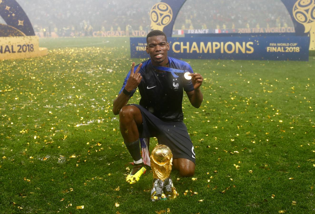 La selección francesa celebra su segunda estrella en la camiseta tras derrotar en la final a Croacia (4-2).