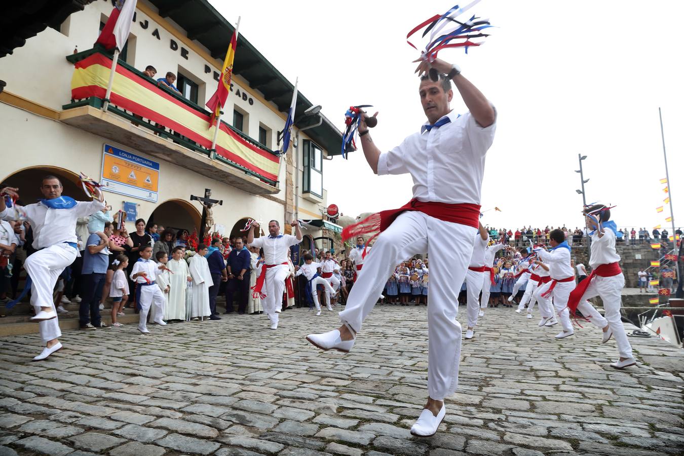 Fotos: Procesión del Cristo del Amparo, en Comillas