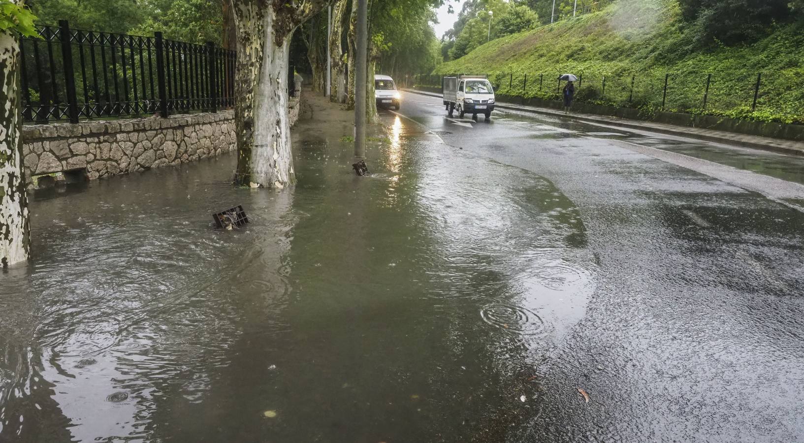 Fotos: Caen más de 20 litros en Santander en apenas dos horas