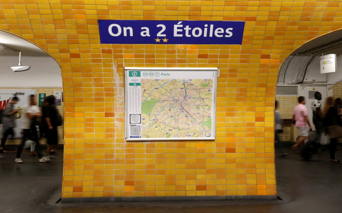 El Metro de PArís ha cambiado por un día el nombre de sus estaciones apra honrar a los campeones del mundo