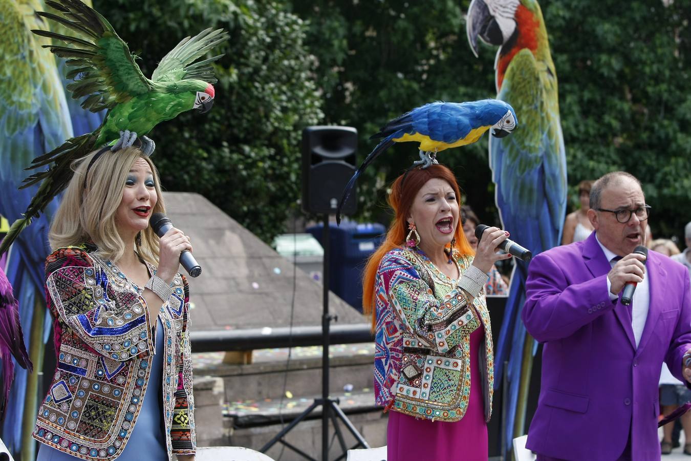 Fotos: La Cubana presenta en la Plaza Mayor de Torrelavega su obra &quot;Adiós Arturo&quot;