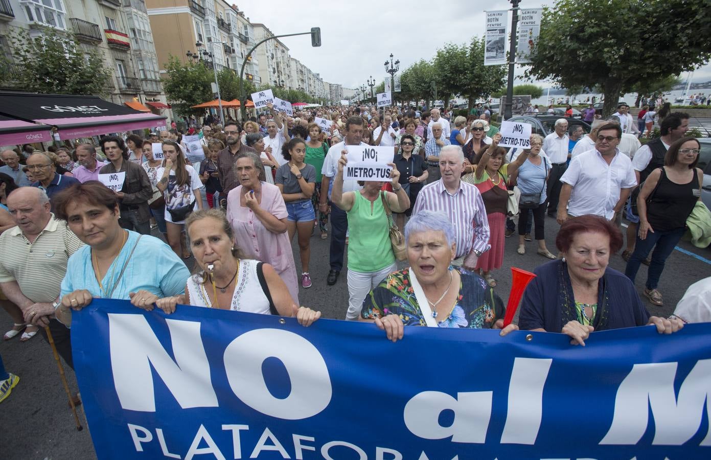 Fotos: La indignación por el MetroTUS se palpa en la calle