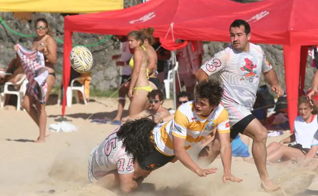 Partido de rugby playa.