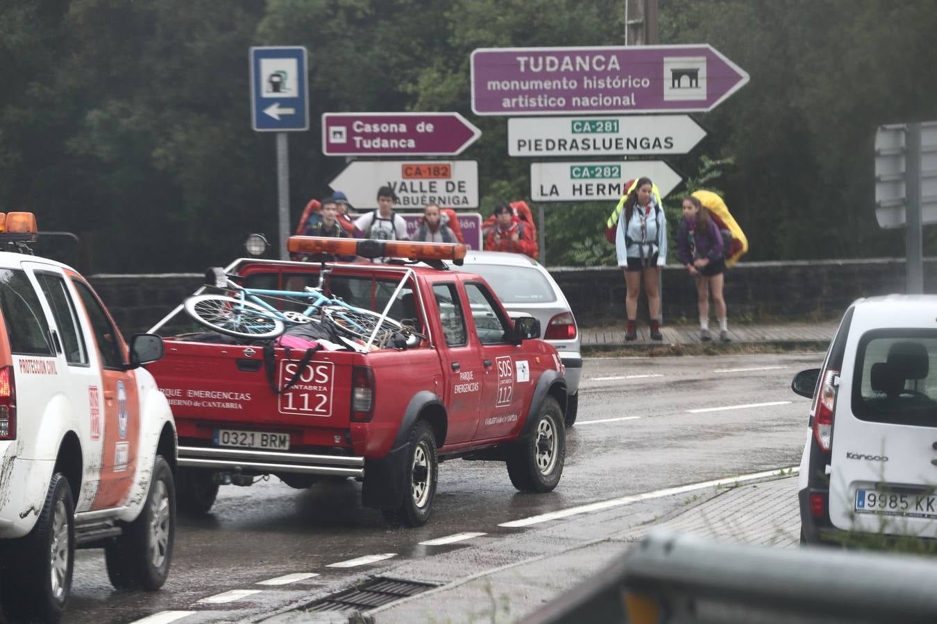 Fotos: Trescientos niños evacuados de un campamento en Rionansa por las fuertes lluvias