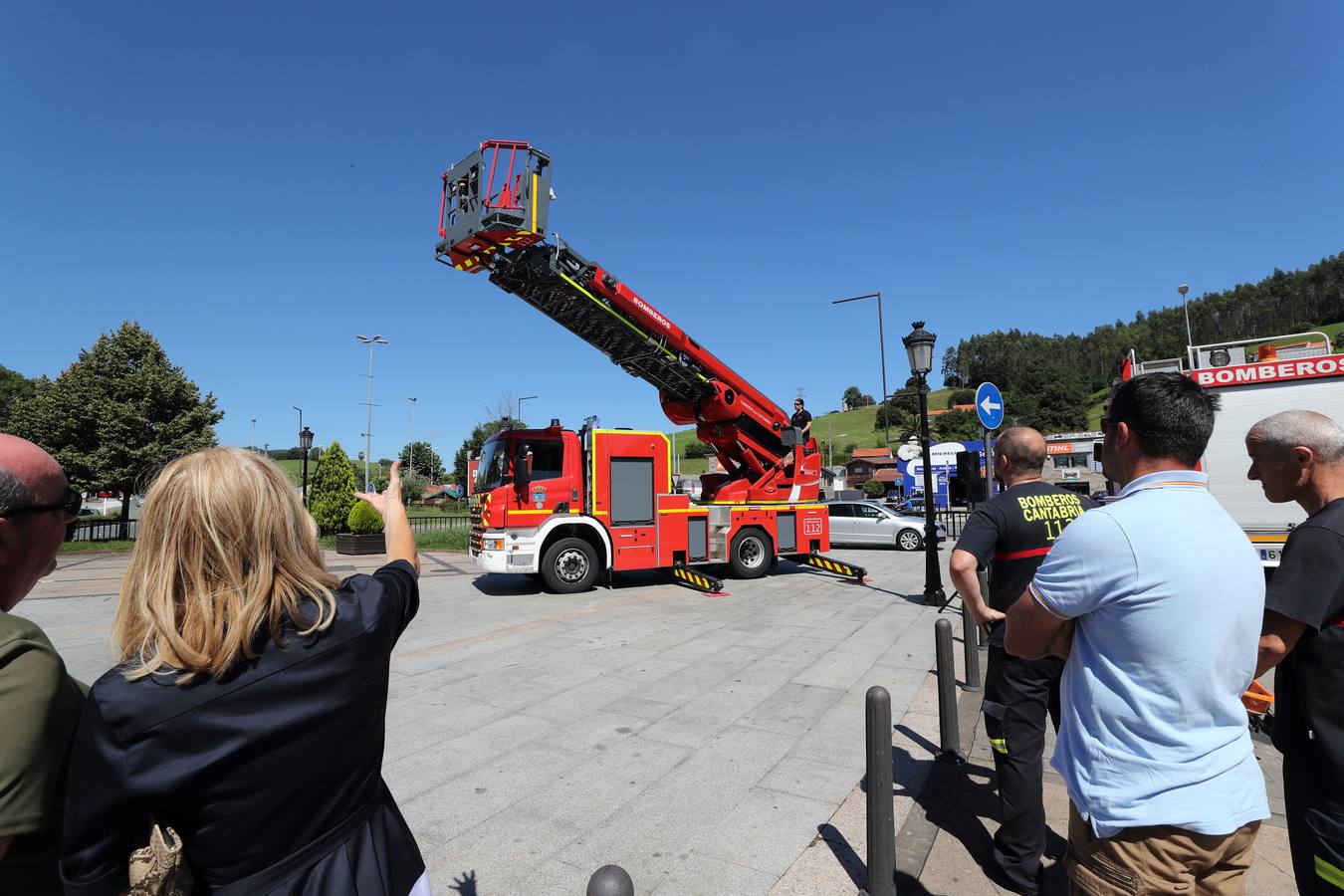 Fotos: Nueva autoescala para los bomberos de la zona occidental