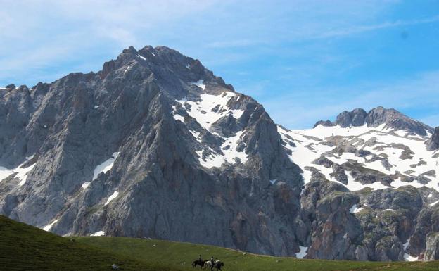 Imagen de Peña Vieja, cima en la que concluye 'El Espolón de los Franceses'. 