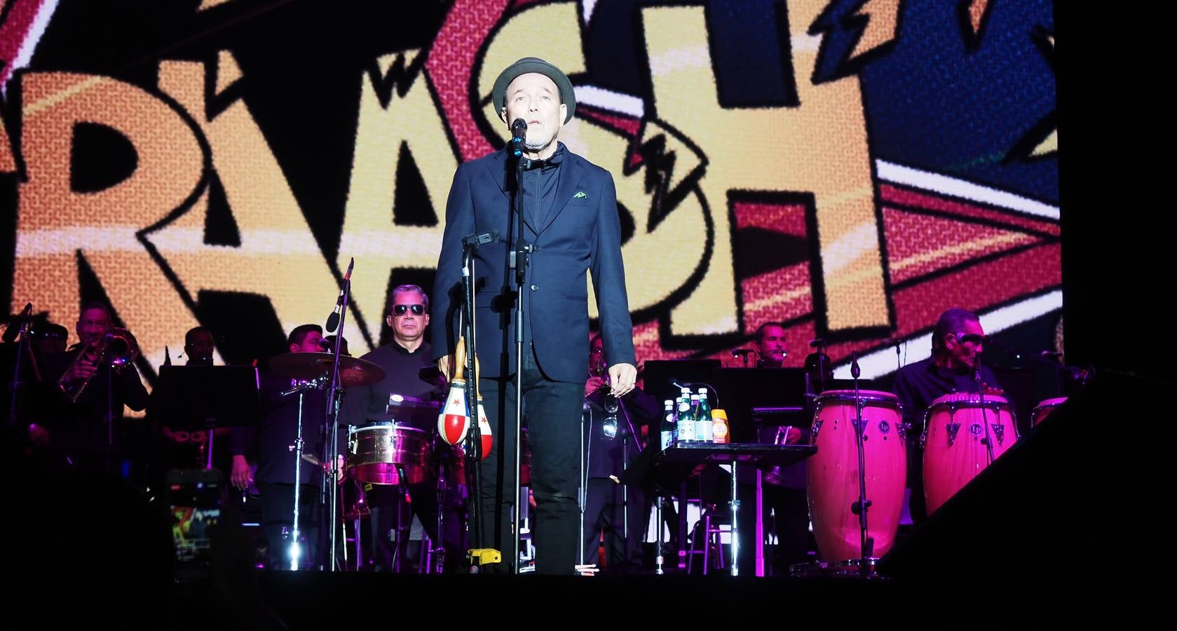 Rubén Blades y Kiko Veneno protagonizaron ayer en Los Conciertos de La Campa una «comunión potente», una cita en lo que se recaude irá a parar al Proyecto de Amara, la Asociación de Niños con Cáncer de Cantabria.