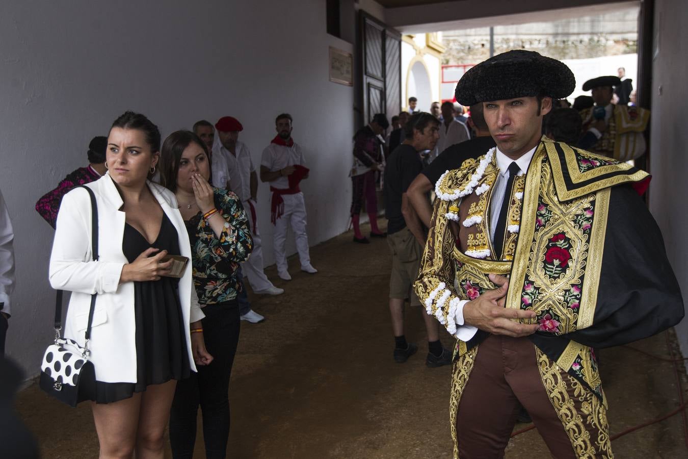 Fotos: Perera sale por la puerta grande en la segunda corrida de toros de la Feria de Santiago