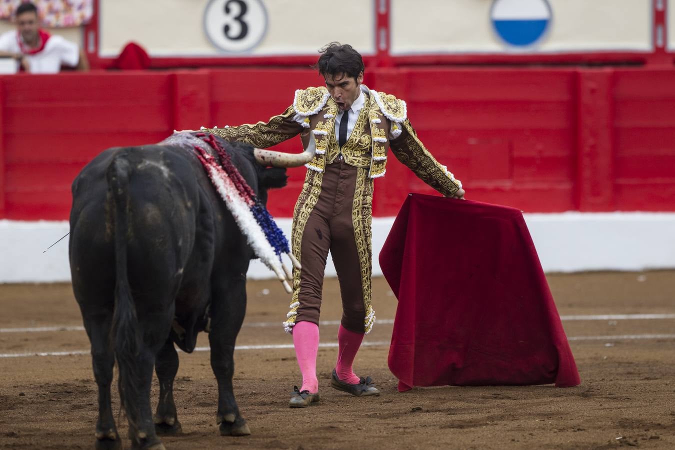 Fotos: Perera sale por la puerta grande en la segunda corrida de toros de la Feria de Santiago